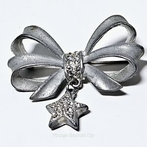 Vtg JJ Jonette Ribbon Bow Brooch Heart Dangle Pewter Silver Tone Rhinestones